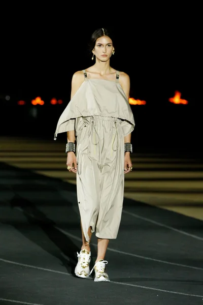 Look 1